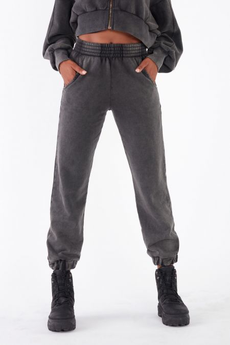 NÜWA Basic Organic Jogger Pants in Washed Black